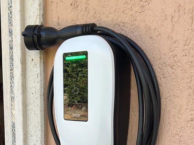 Wallbox montata sulla parete esterna di un'abitazione ad Arsoli